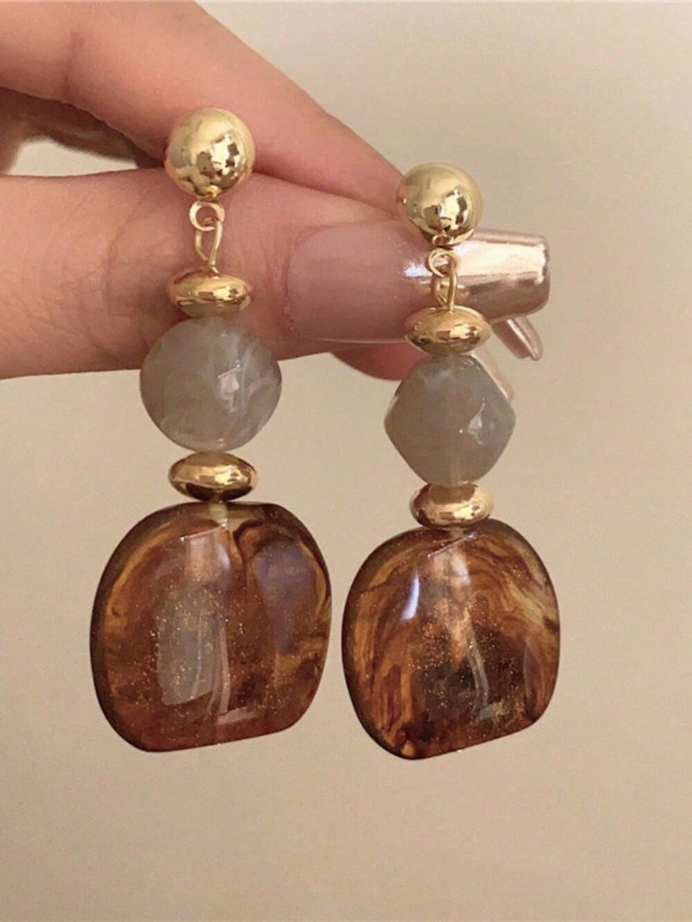 Coffee Boho Women's Resin Acrylic Pendant Earrings - Picture 5 of 5